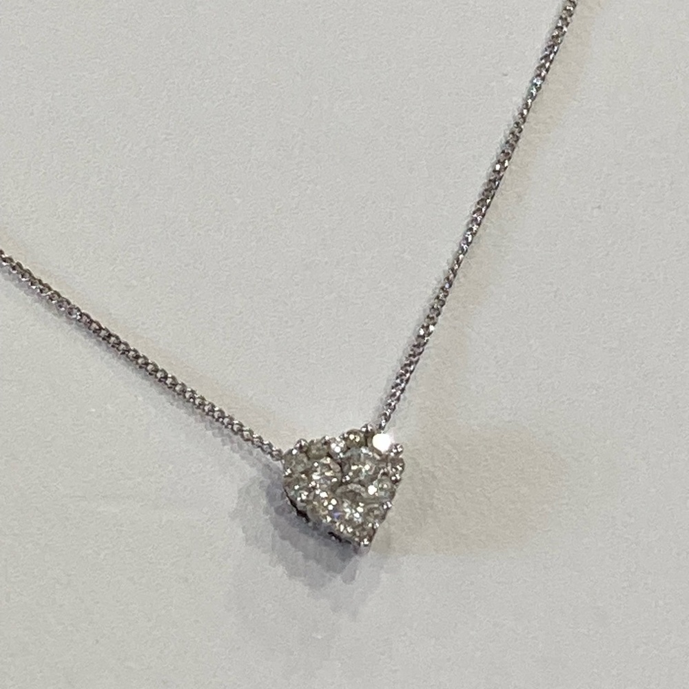 14k white gold diamond Heart shaped  Necklace